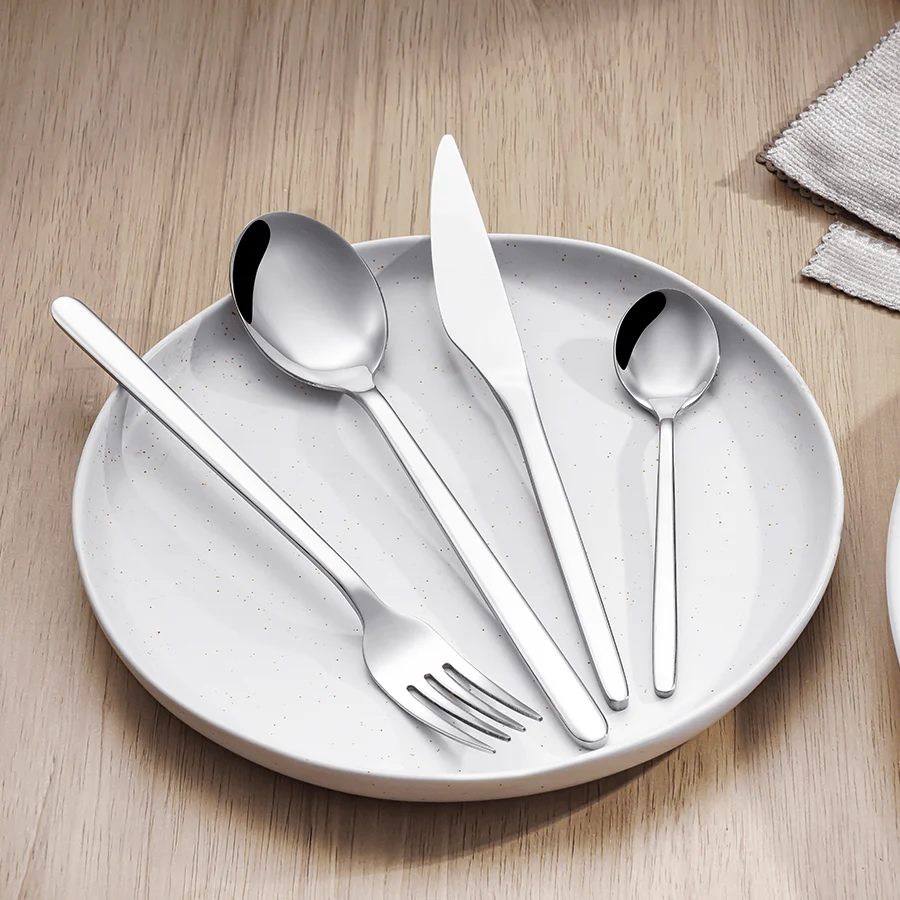 Hosk Flatware 16pc Set - Image 2